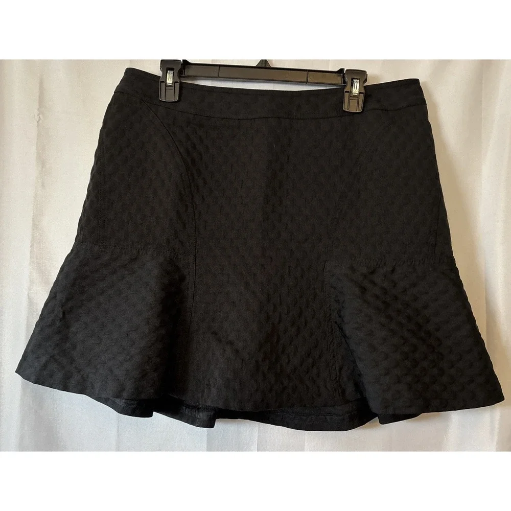 Worthington Textured Fully Lined Black Flounce Hem Mini Skirt 14 Minimalist NWOT